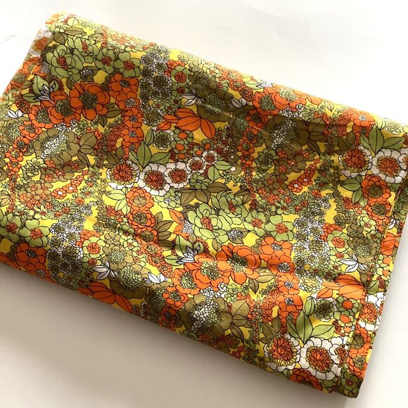 Floral Flowers Cotton Fabric Multicolored Material 4 Meters Quilting Sewing - Picture 1 of 3